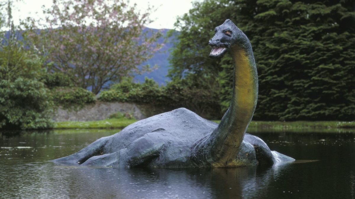 Na jezeře Loch Ness se chystá velké pátrání po slavné příšeře. Pomoci mají moderní technologie